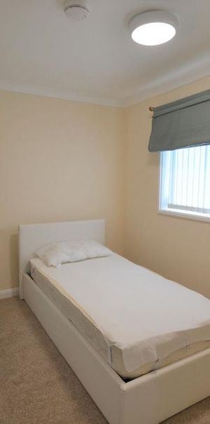 1 bedroom in a house share to rent - Photo 1