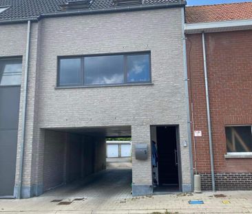 Prachtige bel-etage woning met 1 slaapkamers te Westrozebeke - Photo 2