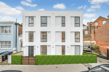 Norbury Crescent, London, SW16 - Photo 2