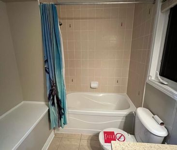 For Lease - 898 Scott Boulevard, Milton, Ontario - Photo 3