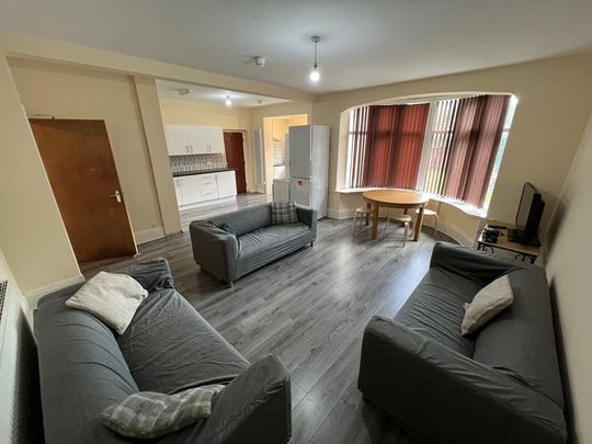 7 bedroom detached house to rent - Photo 1