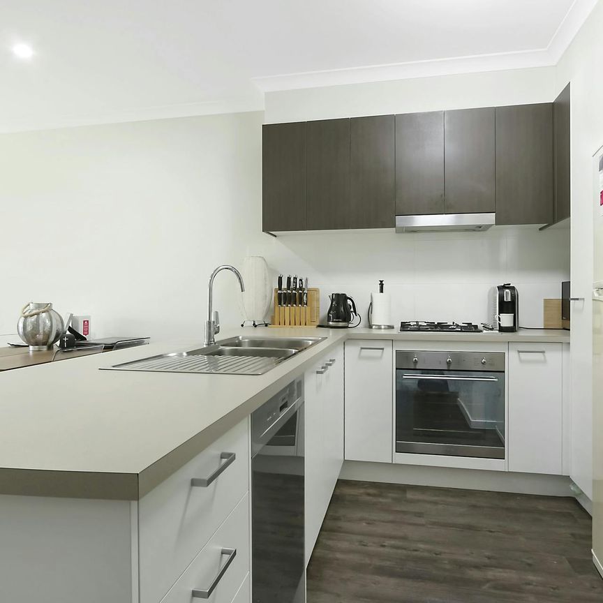 Modern Central Townhouse! - Photo 1