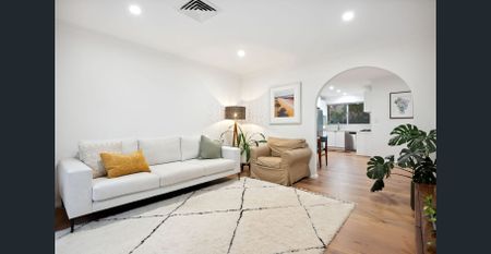 SUPER SPACIOUS RENOVATED VILLA - Photo 4