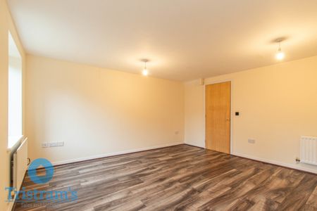 References Pending - 3 bed Mid Terraced House - Photo 2