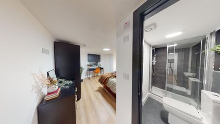 1 bedroom in a house share to rent - Photo 2