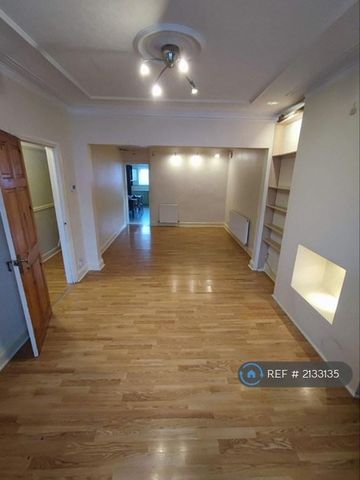 3 bedroom terraced house to rent - Photo 2