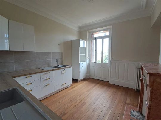 Location appartement 4 pièces - 122.55m² à Sens (89100) - Photo 1
