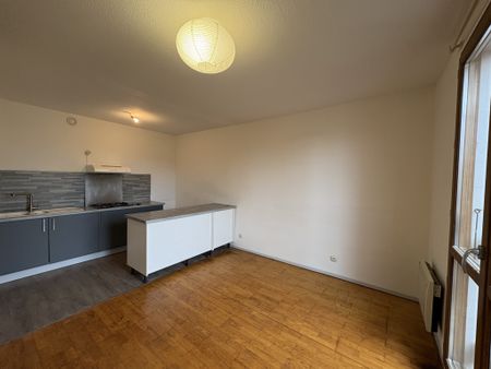 Location Appartement 2 pièces 41m² CASTELNAUDARY 11400 - Photo 5