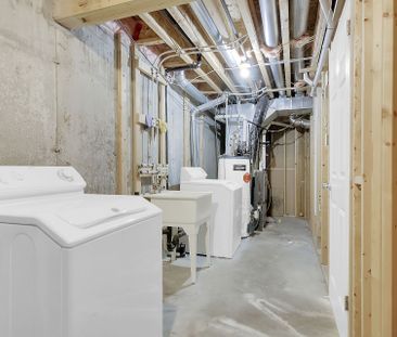 For Lease - 418 Temiskaming Crescent, Barrhaven, Ontario - Photo 3