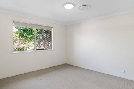 Modern Comfort and Convenience Opposite Wilsonton Heights Plaza - Photo 4