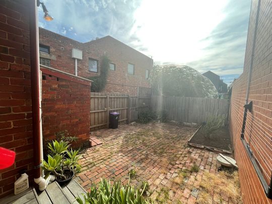 586 Rathdowne Street, Carlton North VIC 3054 - Photo 1