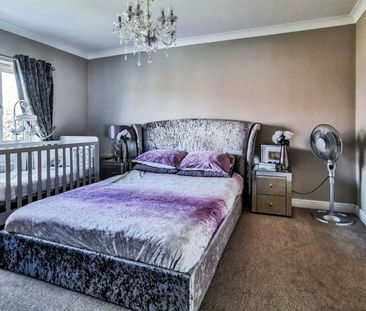 Detached house to rent on - Photo 1