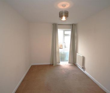 3 bedroom end of terrace house to rent - Photo 1