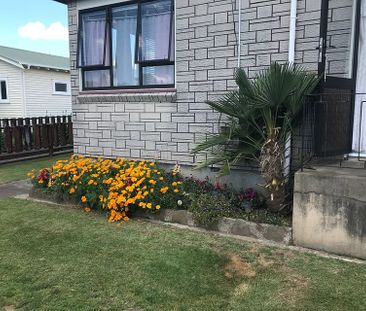 Charming 3BR Home with Garden - Te Awamutu - Photo 2