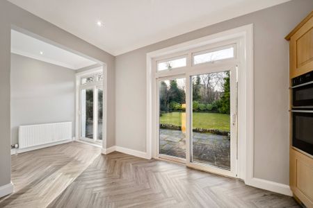 14 Crarae Avenue - Photo 4