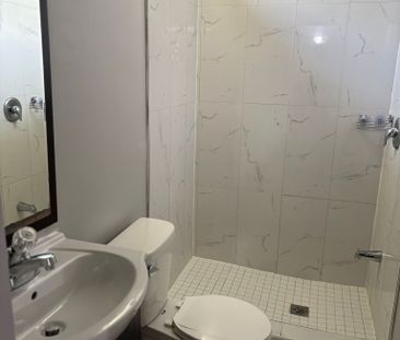 For Lease - 3255 Anderson Crescent, Mississauga, Ontario - Photo 4