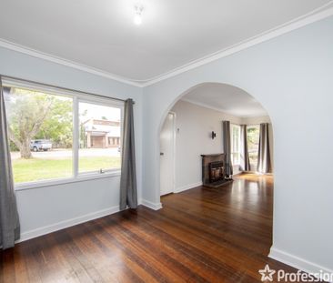 7 Connaught Street, Forrestfield WA 6058 - Photo 2