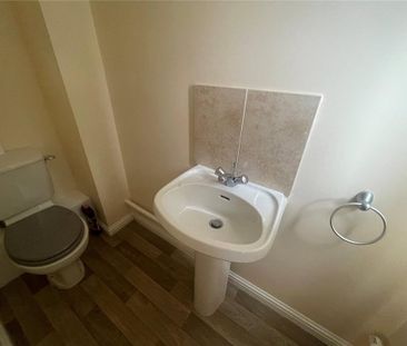 3 bedroom semi-detached house to rent - Photo 6