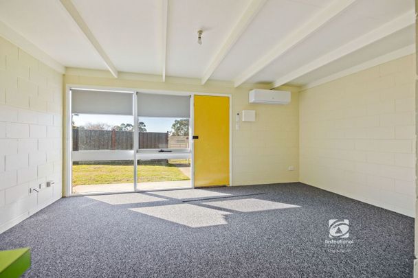 UPDATED & CONVENIENT! - Photo 1