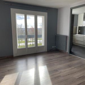 Location Appartement 3 pièces 72m² - Photo 2