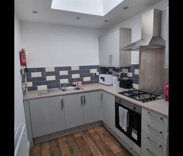 1 Bed Flat, Grosvenor Rd, BS2 - Photo 6