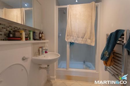 2 bedroom apartment to rent - Photo 5