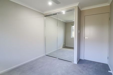 COASTAL COMFORT MEETS EASY LIVING AT 2 CHELSEA DRIVE! - Photo 5