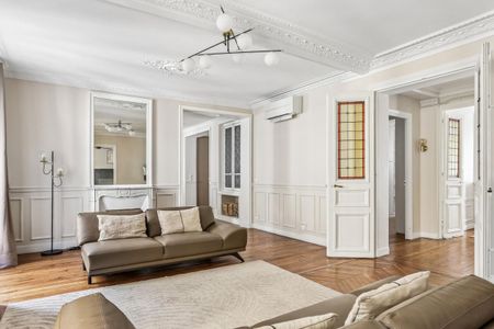 Location Appartement 7 pièces Meublé 157m² PARIS 4ème - Photo 3