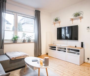 Schicke 3,5 Zimmer Altbauwohnung mit Garten im Erdgeschoss in guter... - Photo 2
