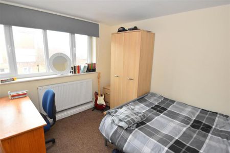 4 bedroom house to rent - Photo 2