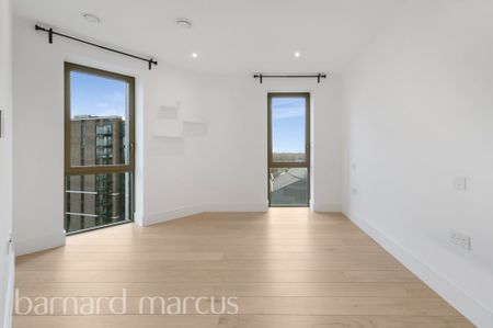 Capital Interchange Way, Brentford - Photo 4