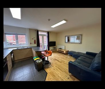 Room in a Shared House, Hathersage Road, M13 - Photo 5