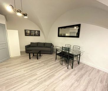 Location Appartement 1 pièce 31m² LA CIOTAT 13600 - Photo 5