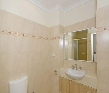 Modern Chic Townhouse in Prime Fremantle Location - Photo 6