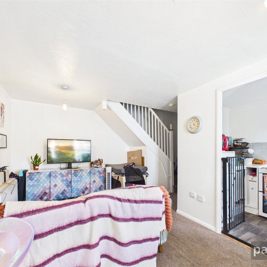 Shaftesbury Road, Reading, Berkshire, RG30 - Photo 1