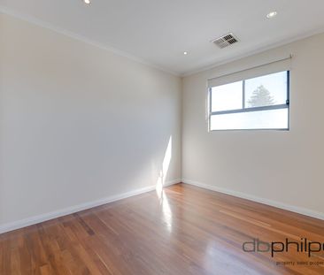 FOUR BEDROOM FAMILY HOME - Photo 6
