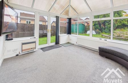 Royal Oak Avenue, Blackburn. Lancs. BB1 8QD - Photo 5