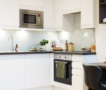 Apt 301, Churchill House Residence - Photo 5