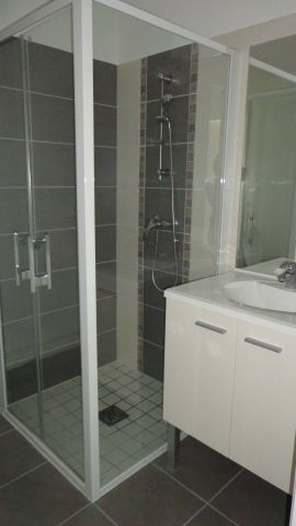 Location Appartement 2 pièces 46m² CLERMONT FERRAND 63000 - Photo 4