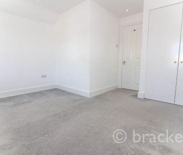 4 bedroom semi-detached house to rent - Photo 5