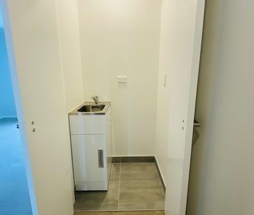 SILVERDALE, 2 BEDROOMS - Photo 3