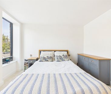 Lower Richmond Road, Richmond, Surrey, TW9 - Photo 3