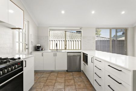 3 Novak Court, Hamilton Hill. - Photo 2