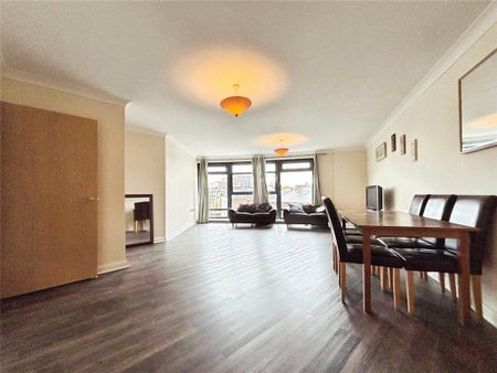 2 bedroom flat to rent - Photo 4