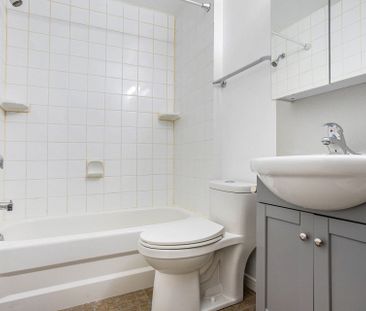 For Lease - 256 Park Park Unit# 1, Vanier and Kingsview Park, Ontario - Photo 5