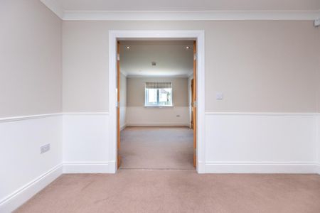 4 bedroom detached house to rent - Photo 3