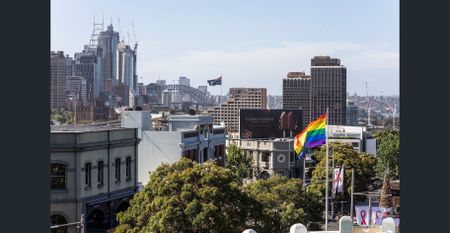 Spacious Studio in the Heart of Taylor Square - Rooftop Access & Parking - Photo 4