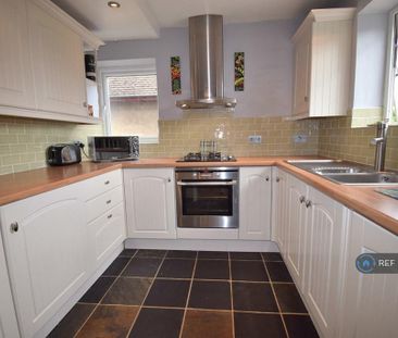 2 bedroom semi-detached house to rent - Photo 2