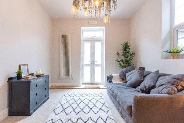 1 bedroom property to rent Fawcett Road, Southsea, Hampshire, PO4 - Photo 1