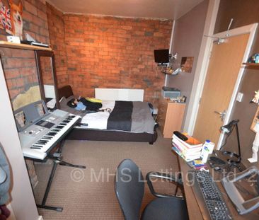 5 Bedroom Mid Terraced House for rent in Hessle Avenue - Photo 3